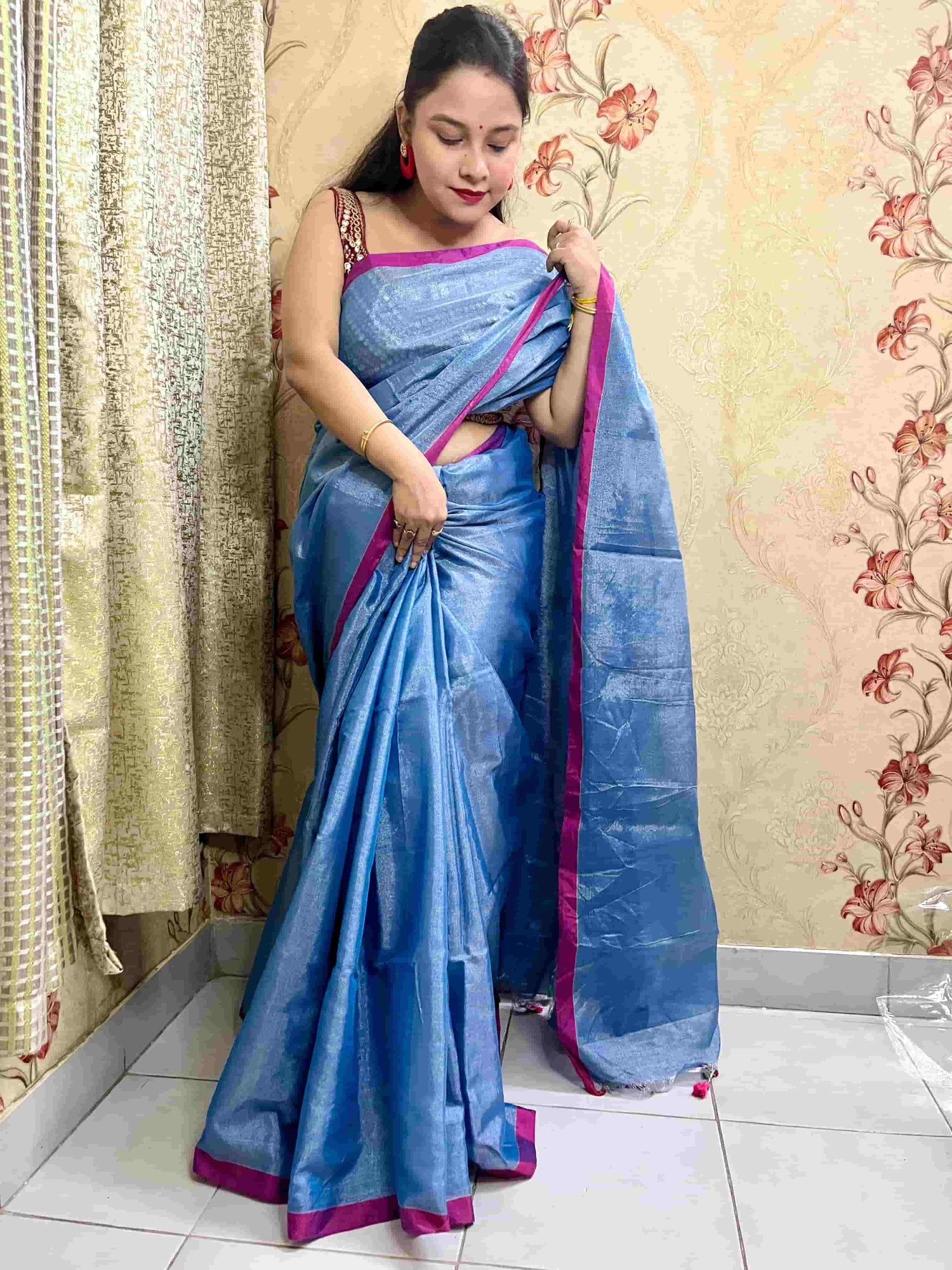 Exquisite Cotton Tissue Saree with elegant tissue weave