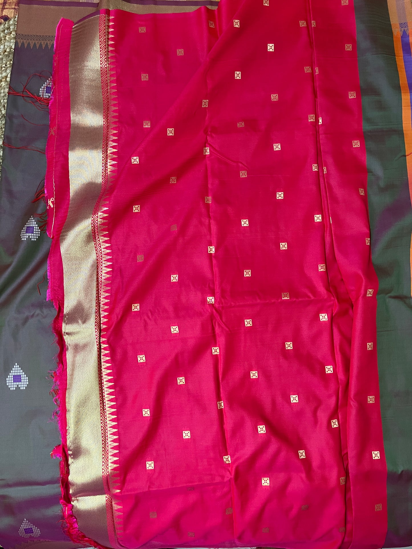 Semi Katan Kalakshetra Silk Saree Deer Design (Bottle Green)