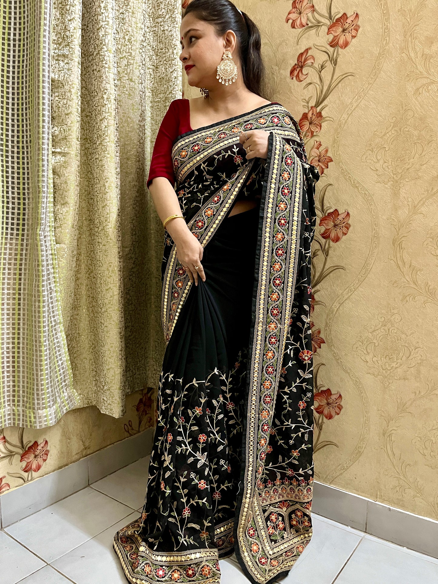 Pashmina Work on Georgette Saree (Black)