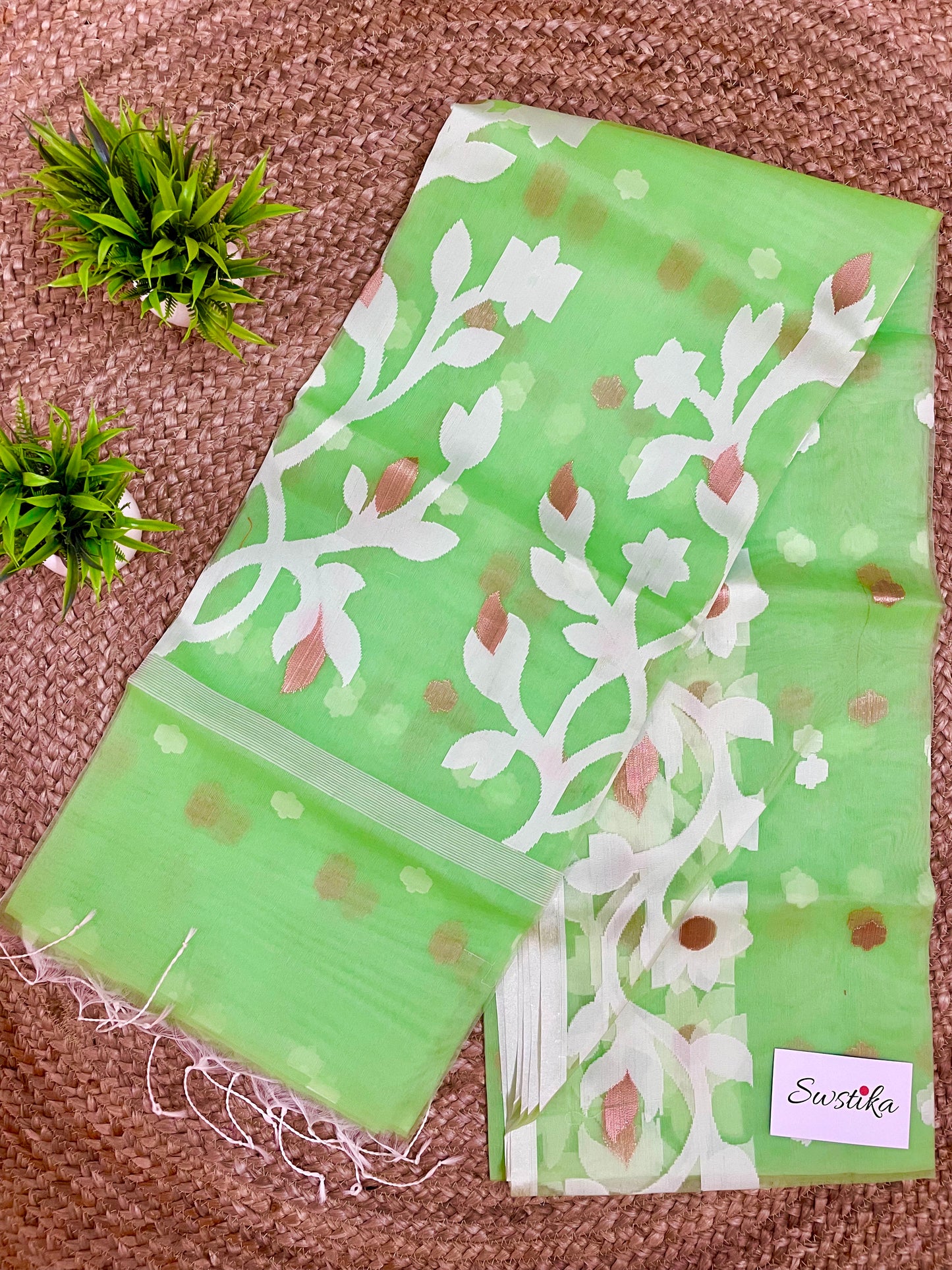 Banana Leaf Green Resham Silk Muslin Handloom Jamdani Saree with unstitched Blouse